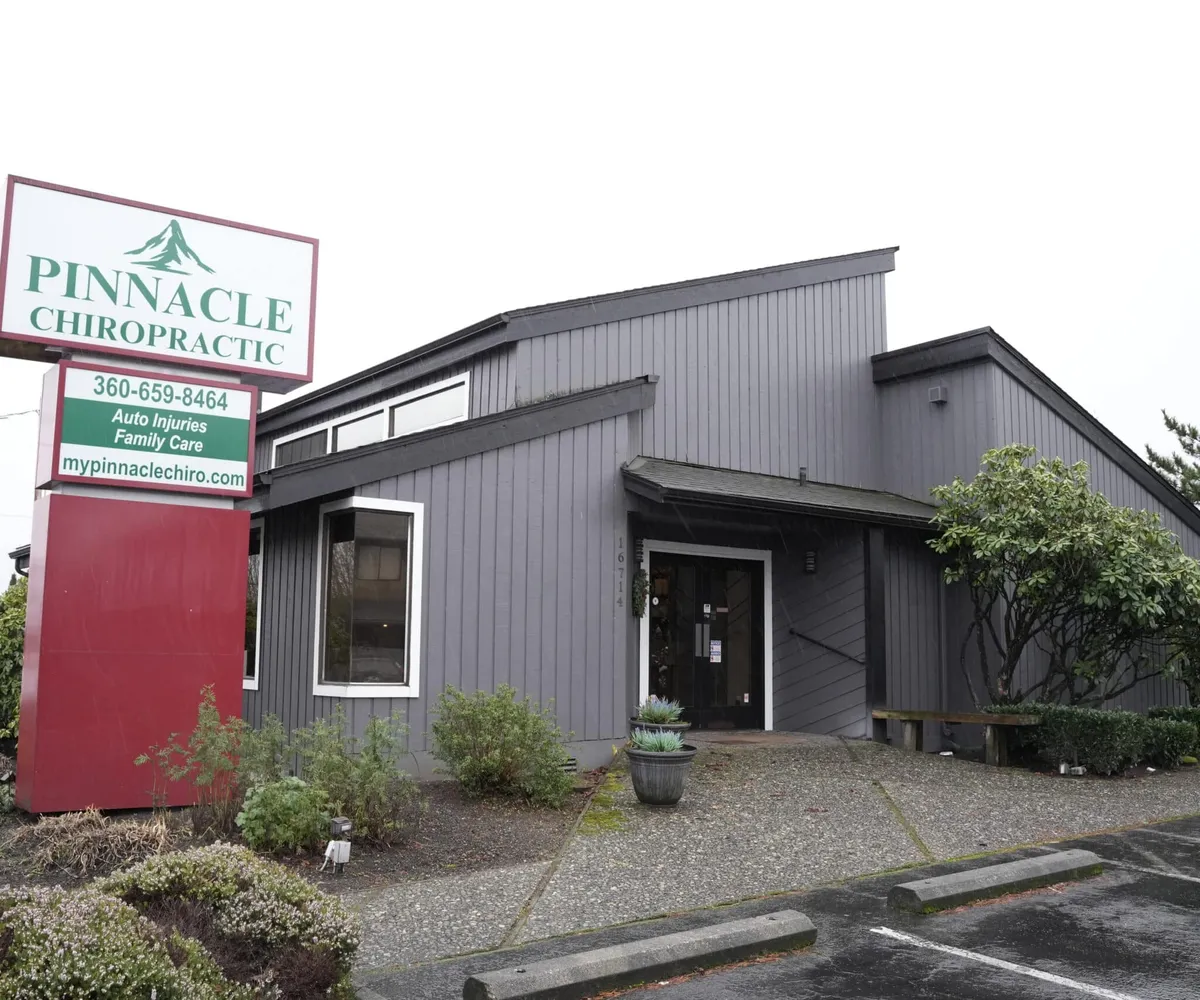 Pinnacle Chiropractic building and sign on Smokey Point Blvd in Arlington, WA